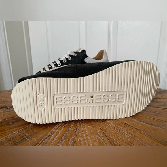 NWT EsseutEsse Women’s Black and White Embossed Genuine Leather Sneakers Size 10 - Picture 6 of 9